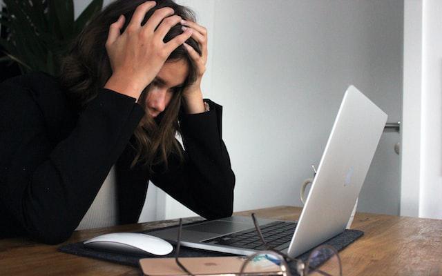 Cómo manejar el estrés y la ansiedad al trabajar desde casa